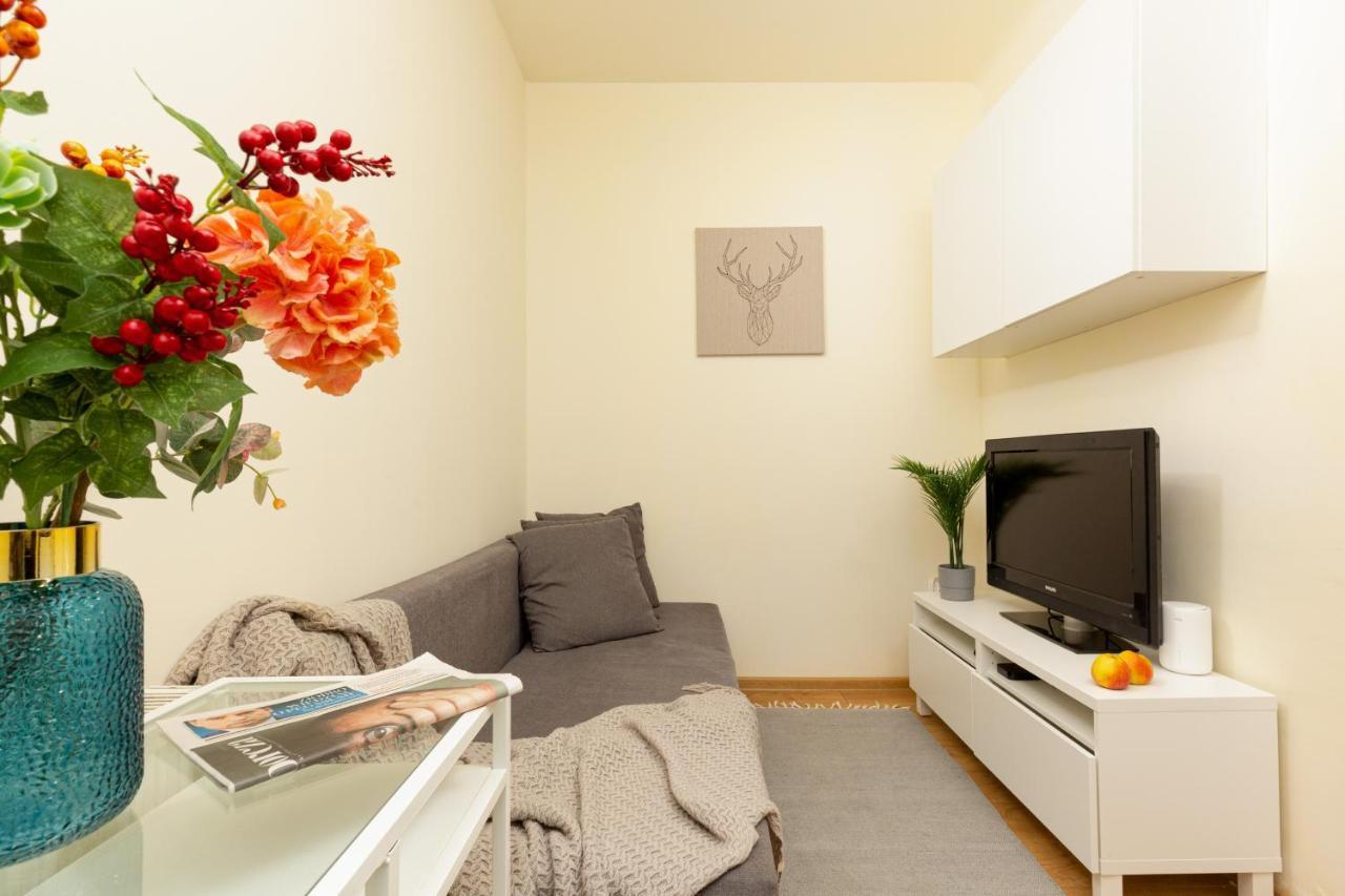 Micro Apartment Miaczynska By Noclegi Renters Varsovia Exterior foto